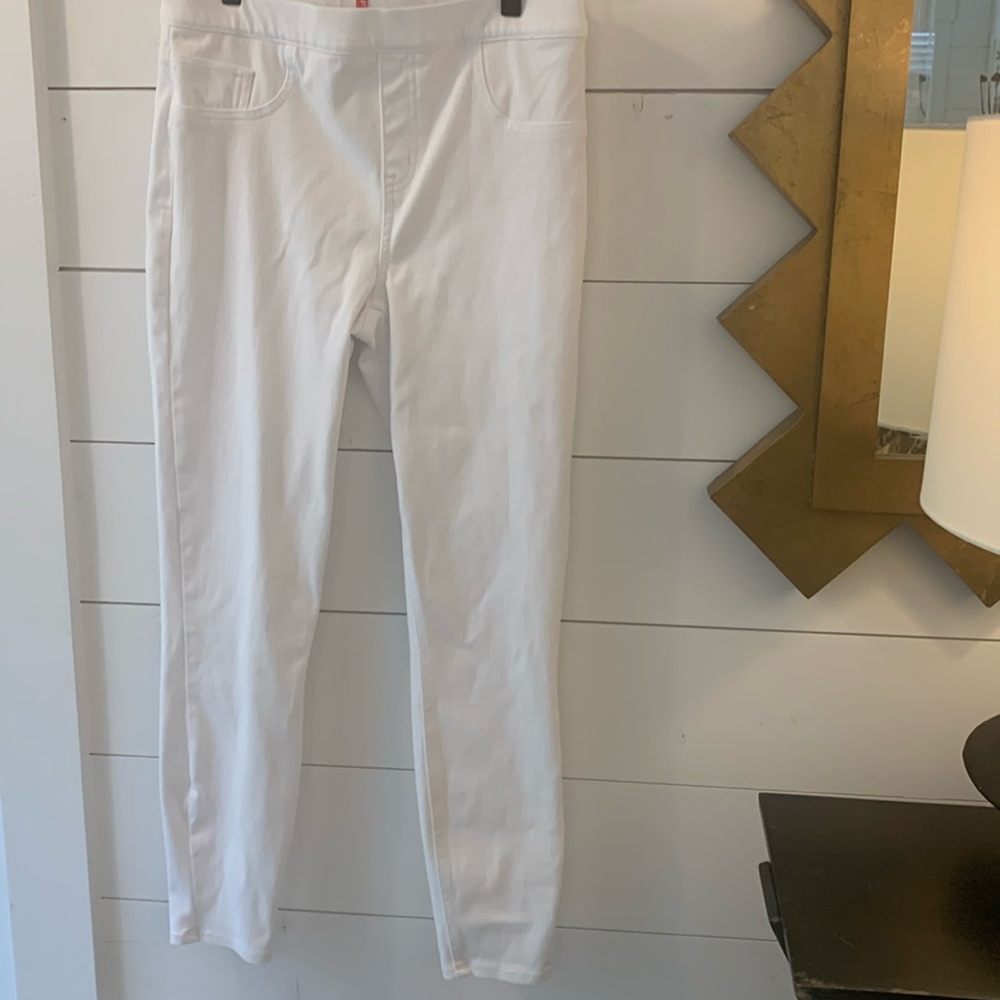 Spanx size large white stretch jeans straight narrow leg. Elastic waistband.